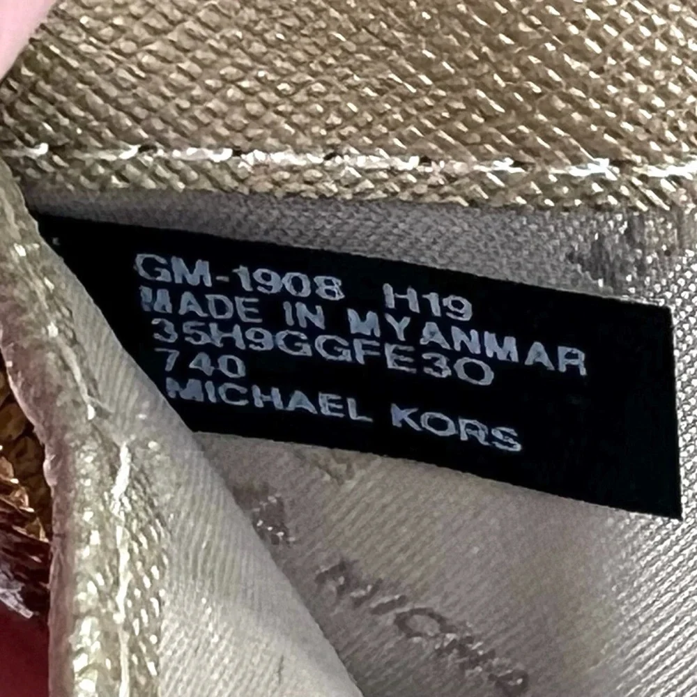 Michael Kors Jet Set Travel Glitter Pale Gold Phone Case  Wallet EUC